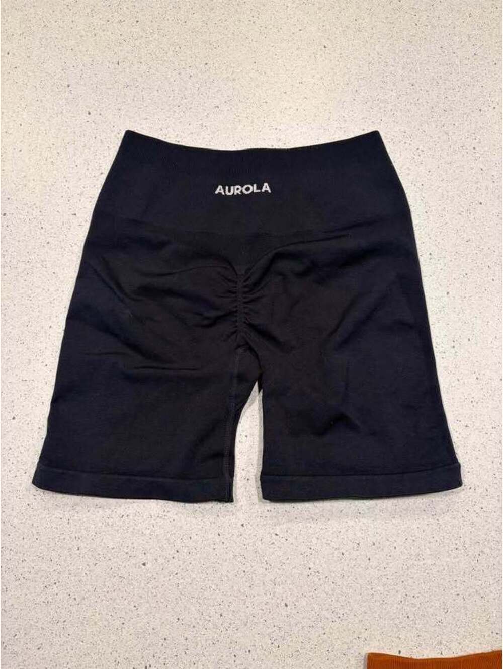 Aurola workout shorts- size small